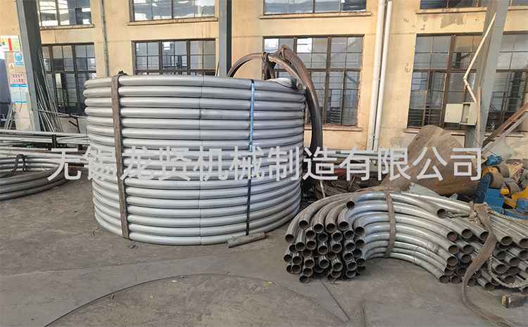 封頭上的半管該怎么確定連接處弧度呢？